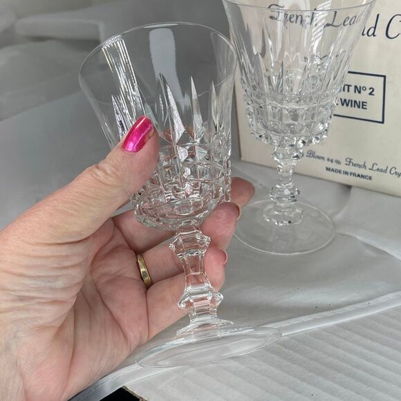 Set of 2 W.M.Dalton French lead crystal “ Vertine” 24% lead crystal wine glasses - Picture 2 of 4